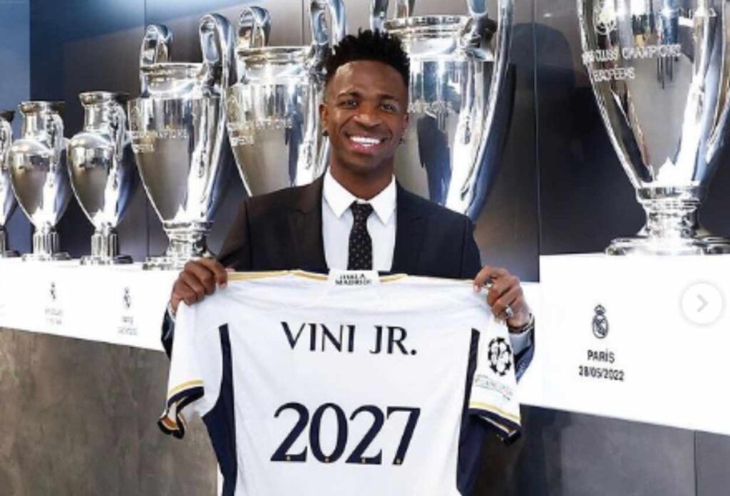 extended his contract with Real Madrid